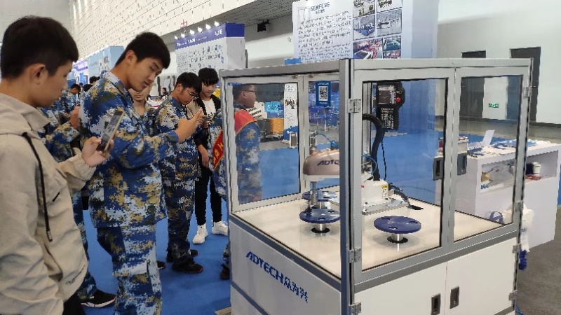 眾為興登陸第三屆工業(yè)機器人“國賽” 眾為興登陸第三屆工業(yè)機器人“國賽”